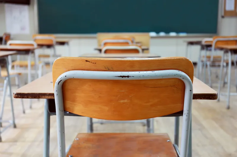schooltablechair.webp